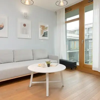 Cozy & Sunny Studio for 4 Guests Kolejowa Warsaw by Noclegi Renters