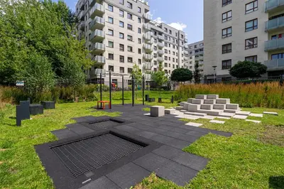 Ogród w obiekcie Rondo Daszyńskiego Apartments N3 - 8th Floor, City View, Subway - by RENTUJEMY