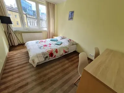 Łóżko lub łóżka w pokoju w obiekcie Fantastic Waw - Z6 Room - 204B