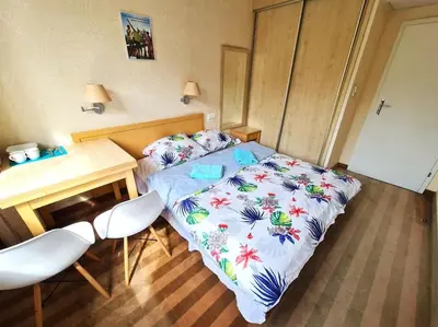 Łóżko lub łóżka w pokoju w obiekcie Fantastic Waw - Z6 Room - 703A