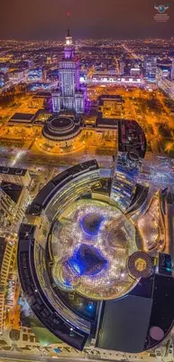 Widok z lotu ptaka na obiekt FORUM 3 metro fast WiFi 400 Mbs TV HBO Disney+