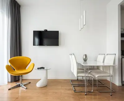 Telewizja i/lub zestaw kina domowego w obiekcie Varsovia Comfort 625 by BookingHost