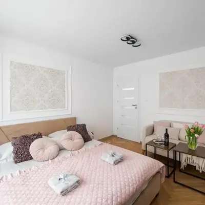 Best Central 2-BR Suite 200 m from Central Station and Varso Tower