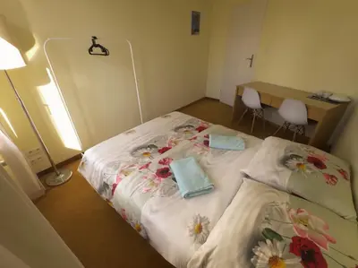 Łóżko lub łóżka w pokoju w obiekcie 10Q- Z6 Pokój 402B