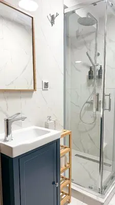 Łazienka w obiekcie A1 - Kings Big Room - Warsaw City Haven - Shared Bathrooms - self check-in