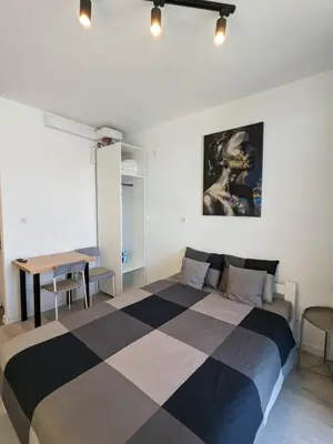 Łóżko lub łóżka w pokoju w obiekcie Snug Apart A82