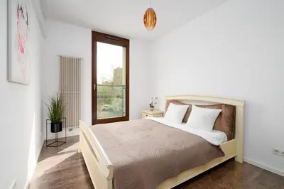 Łóżko lub łóżka w pokoju w obiekcie Urban Chic - Great Location - One Bedroom Apartment - Kolejowa