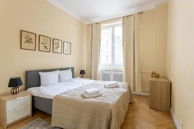 Łóżko lub łóżka w pokoju w obiekcie Close-Central Warsaw Apartment - Great Location - Big and Bright Apartment&Nowy Świat