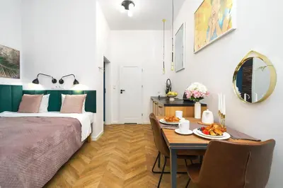 Łóżko lub łóżka w pokoju w obiekcie Urban Chic -2 Rooms Apartment - Praga Północ - Warsaw Stays - Zabkowska