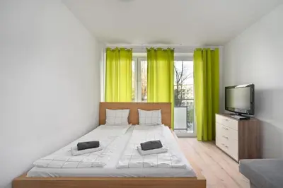 Łóżko lub łóżka w pokoju w obiekcie Urban Chic - Great Location- Warsaw Stays-Kredytowa