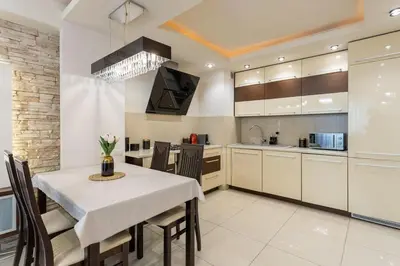 Kuchnia lub aneks kuchenny w obiekcie Close-Chic Apartments - Modern and Cozy - Central Location - Grzybowska 5