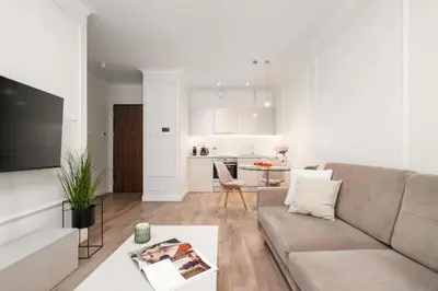Część wypoczynkowa w obiekcie Close-Urban Chic - Luxury Stay at Mennica Residence Warsaw