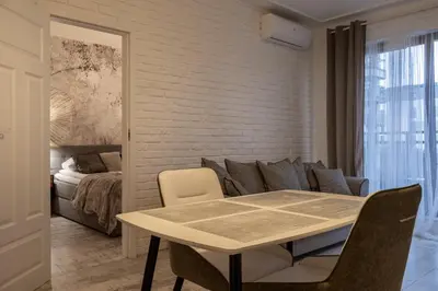 Część wypoczynkowa w obiekcie Spacious Apartment with Balcony and Garage – Mokotów