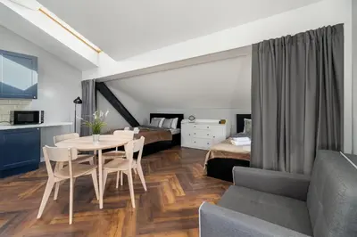 Część wypoczynkowa w obiekcie Close-Golden Apartments Warsaw - Old Town - Marcinkowskiego #3