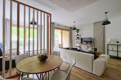 Część wypoczynkowa w obiekcie Warsaw Hub ApartHotel