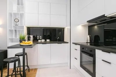 Kuchnia lub aneks kuchenny w obiekcie Golden Apartments - Mennica Residence, 1-Bedroom in City Center#140