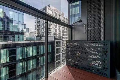 Balkon lub taras w obiekcie Close-Urban Chic - Luxury Studio - Mennica Residence