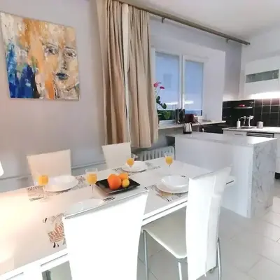 Metro Wilson Apartment
