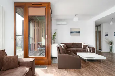 Część wypoczynkowa w obiekcie Golden Apartments Warsaw - Elegant City Stay, Kolejowa