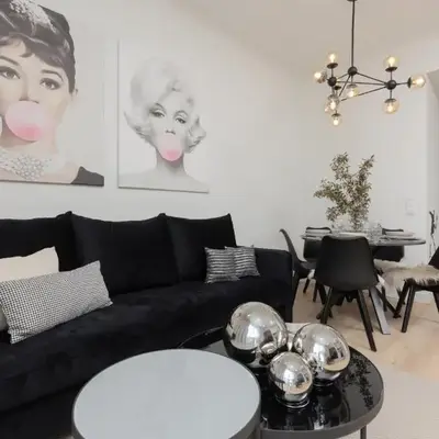 Fashionable City Center Apartment by Noclegi Renters
