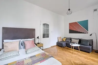 Łóżko lub łóżka w pokoju w obiekcie Chic Apartment - Old Town -Cel2